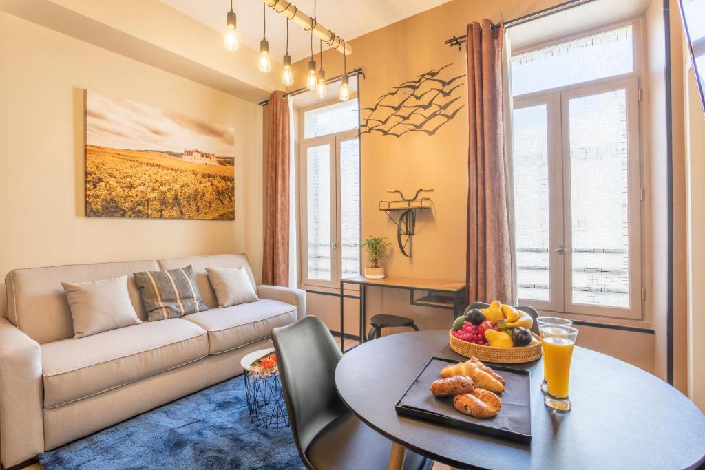 ADIRA Résid'Marseille Vieux-port - One-Bedroom Apartment