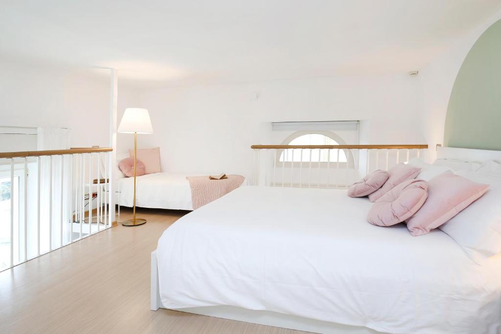 Villa Fiorita - Apartment With Pool View