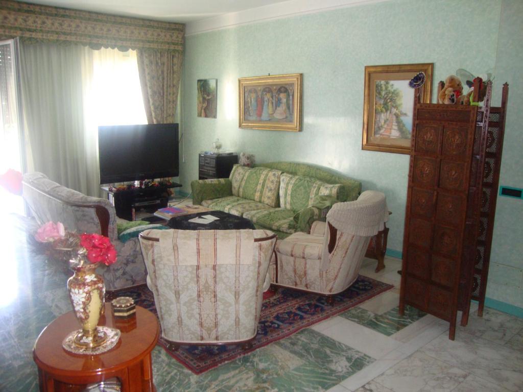 A television and/or entertainment centre at B&B Cavaliere Milano