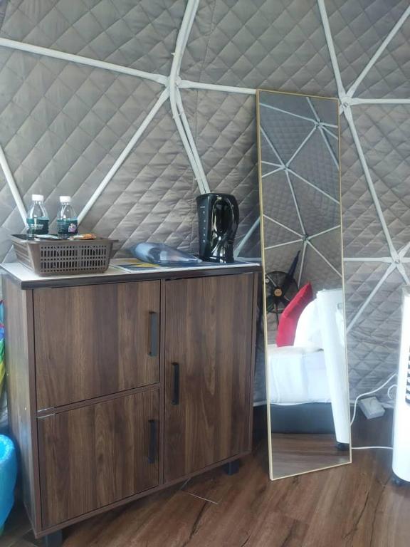 Postel nebo postele na pokoji v ubytování Glamz Hills