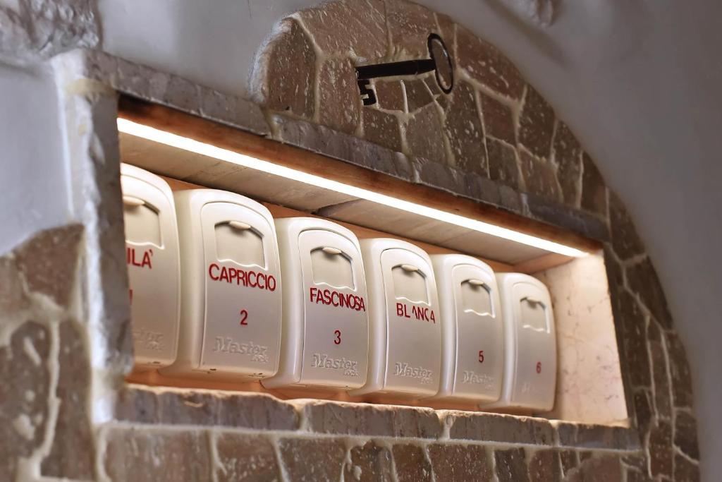 Certifikát, hodnocení, plakát nebo jiný dokument vystavený v ubytování L'Angolo di Gaudì, casa Milà