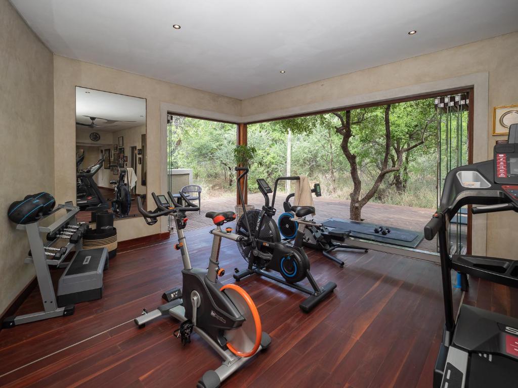 Fitness centrum a/nebo fitness zařízení v ubytování Lush Private Game Lodge