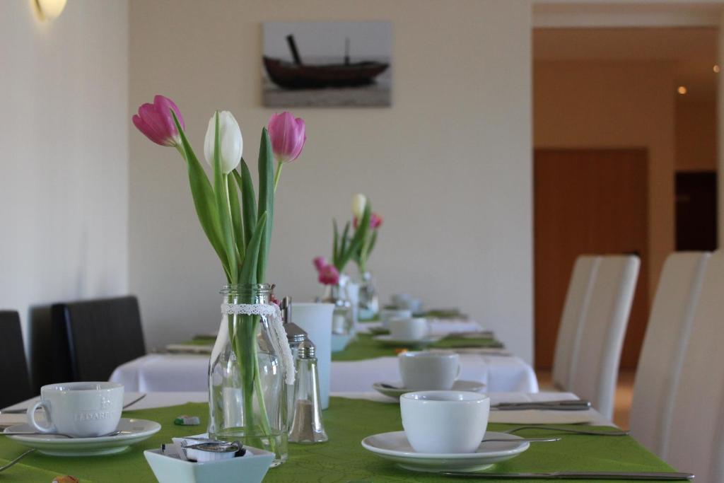 Fotografie z fotogalerie ubytování Hotel und Restaurant "Zur Zwiebel" v destinaci Peenemünde