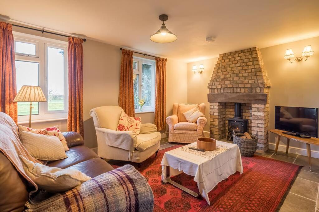 Bewick Cottage Charming & Cosy Country Cottage, Littleport, UK