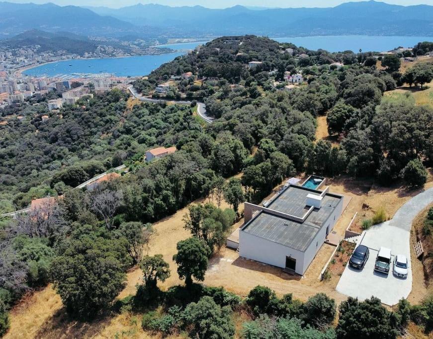 Príroda v okolí vily