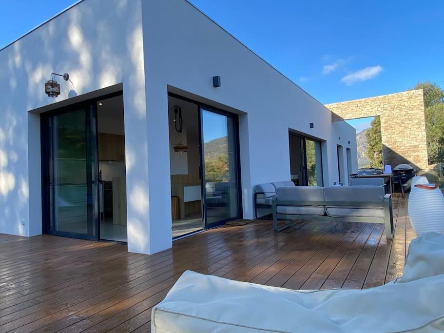 Posedenie v ubytovaní Villa d'Architecte Casa Mado avec Piscine vue imprenable