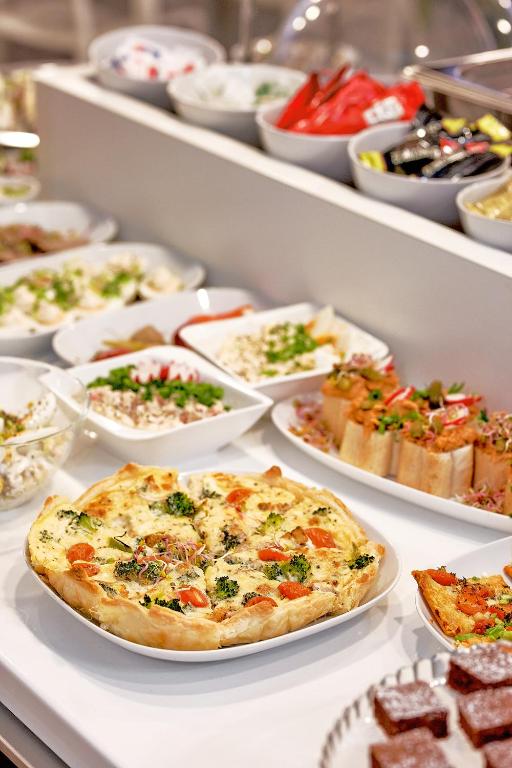 Hotel Traffic Poznan Stare Miasto - Resim 10