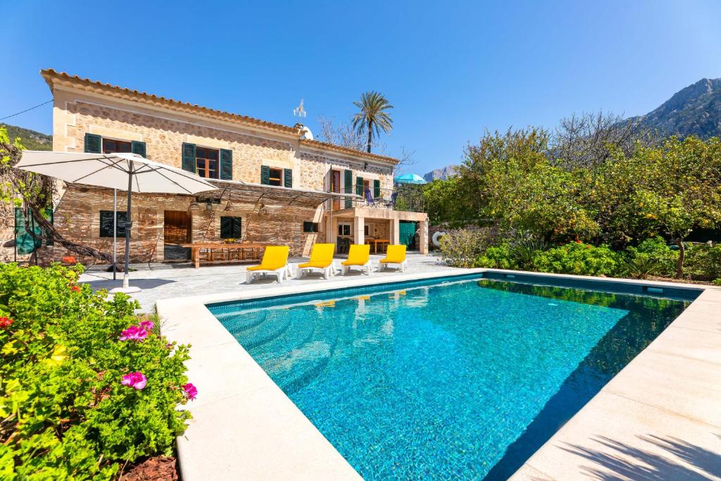 an image of a villa with a swimming pool at Villa Florida in Fornalutx