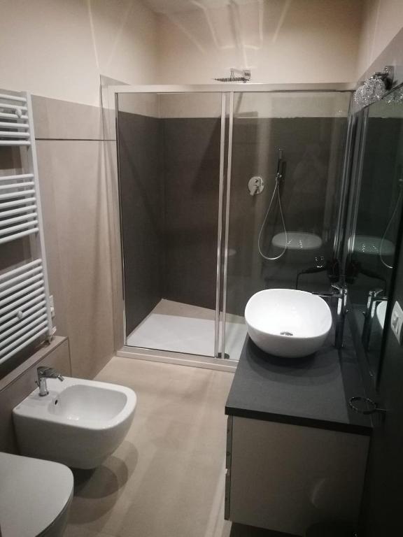 Koupelna v ubytování Parma Room Station