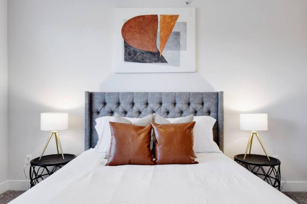 1208 Modern Luxury Downtown Wifi Pool Gym, San Antonio (updated prices