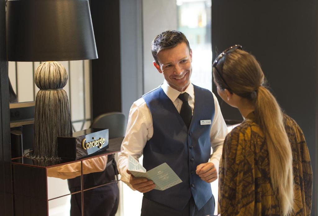 Mayfair Hotel - Resim 12