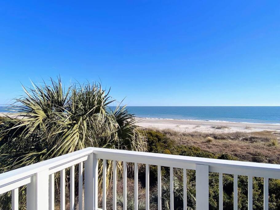 Beach Club Villa 29 Oceanfront Walkout! End Unit!, Isle of Palms