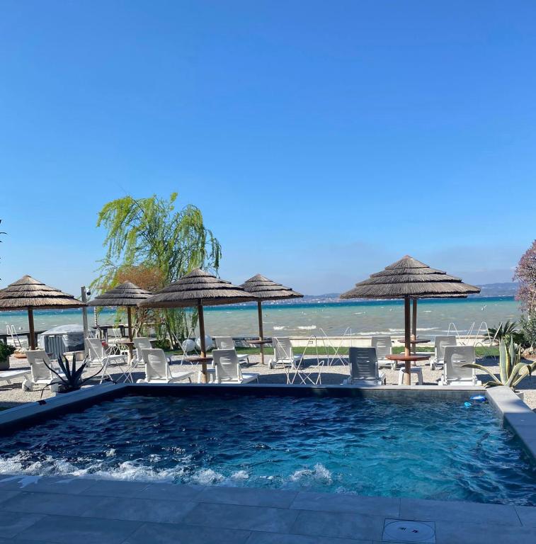 Le Petit Du Lac - 12