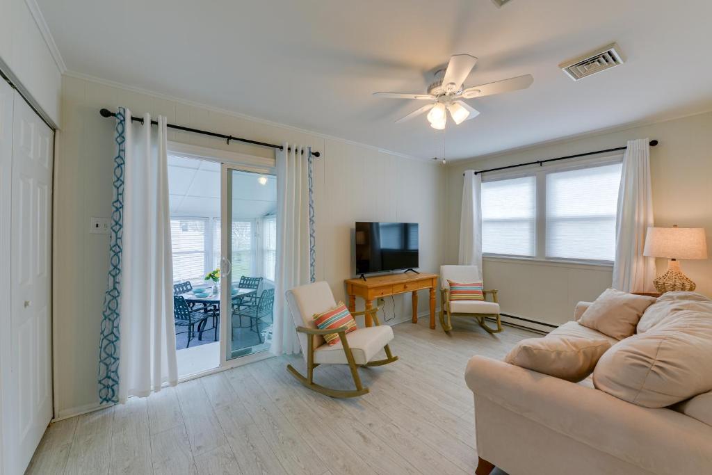 Bright Cape May Vacation Rental Less Than 1 Mi to Ocean, Cape May