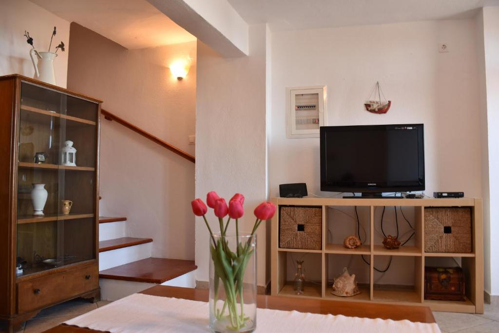 TV a/nebo společenská místnost v ubytování The twins house
