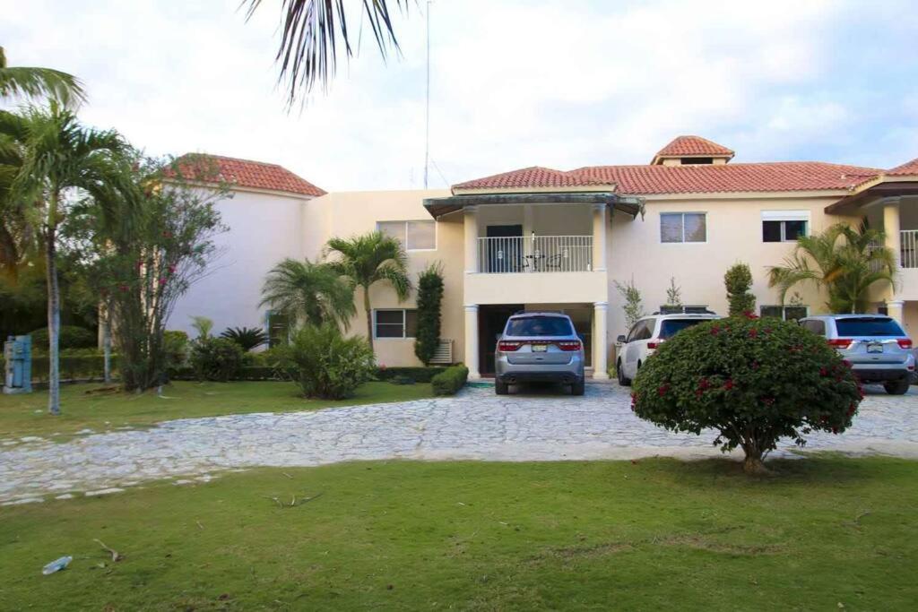 Zahrada ubytování Apartamento BOUTIQUE con encanto en Juan Dolio-Metro Country Club-CON PISCINA, SEGURIDAD PRIVADA, ENERGIA 24-7, CAMPO DE GOLF Y TENIS