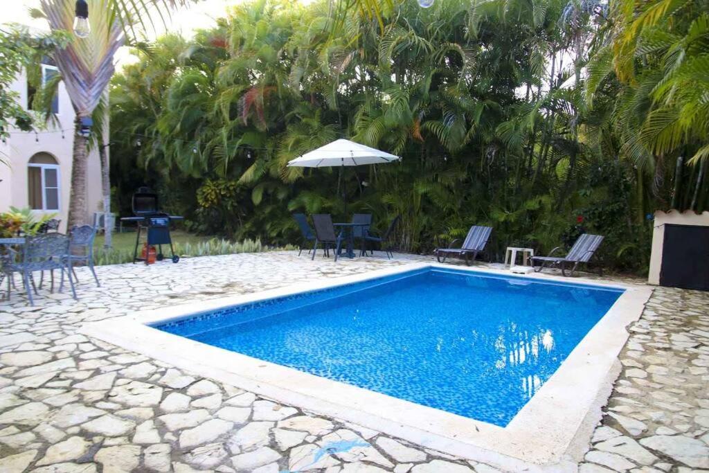 Bazén v ubytování Apartamento BOUTIQUE con encanto en Juan Dolio-Metro Country Club-CON PISCINA, SEGURIDAD PRIVADA, ENERGIA 24-7, CAMPO DE GOLF Y TENIS nebo v jeho okolí