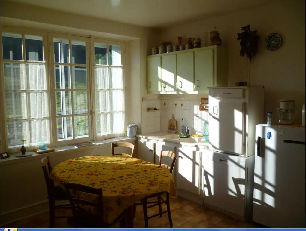 Fotografia z galérie ubytovania Maison sur Rhue v destinácii Égliseneuve-dʼEntraigues