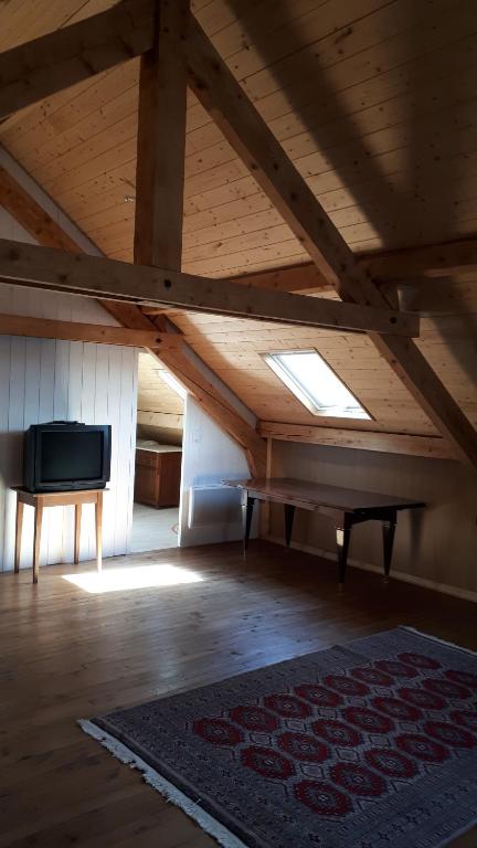 Fotografia z galérie ubytovania Maison sur Rhue v destinácii Égliseneuve-dʼEntraigues