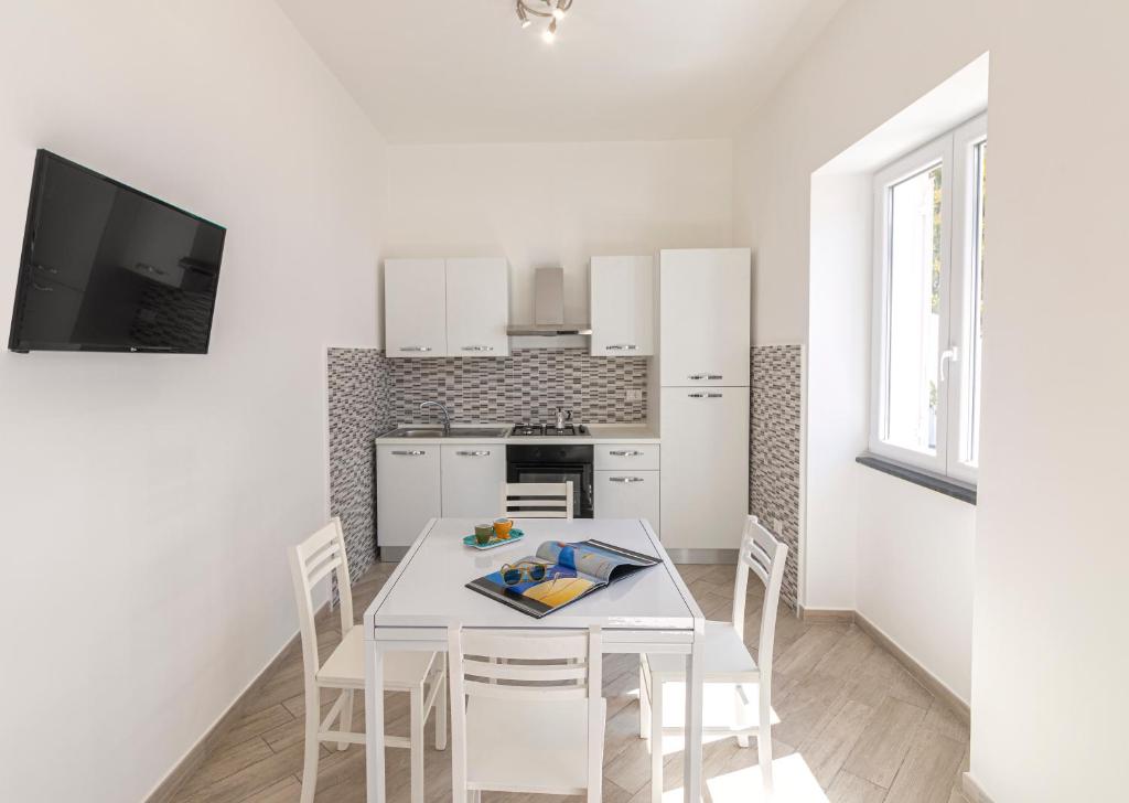 Η κουζίνα ή μικρή κουζίνα στο Casa degli Aranci