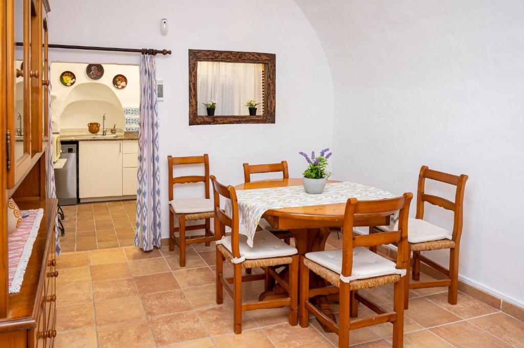 Kuchyňa alebo kuchynka v ubytovaní Villa moli de ca n'orell