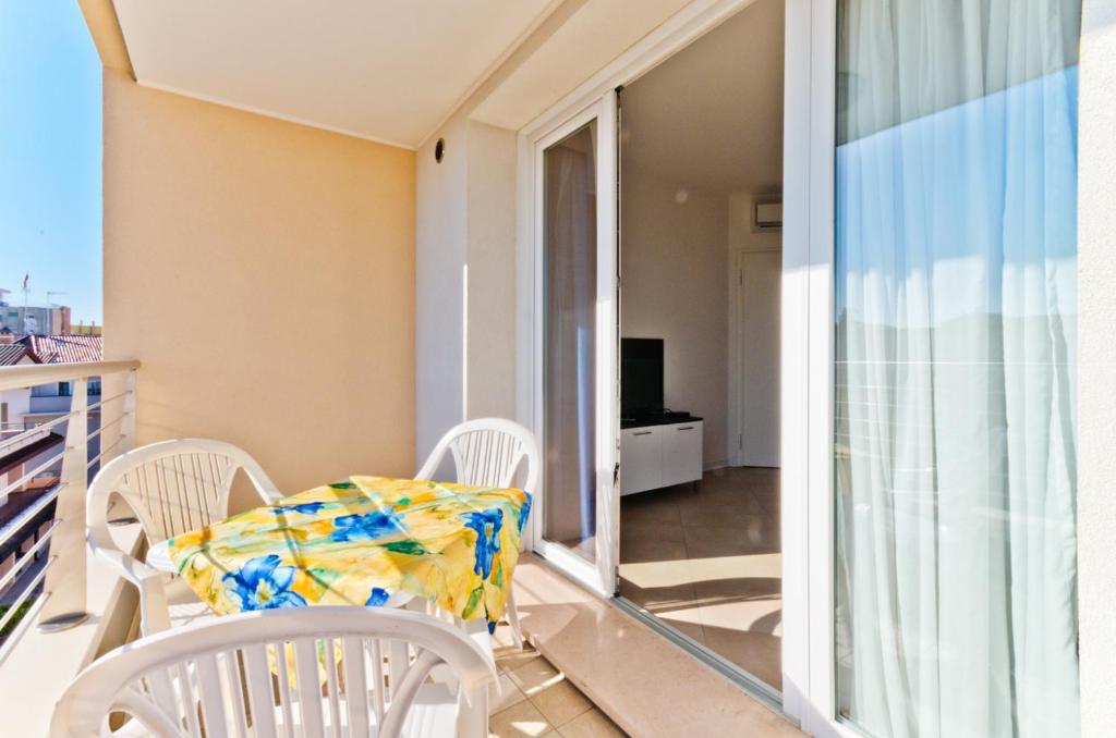 Balkón nebo terasa v ubytování Villa Marina Apartments - Agenzia Cocal
