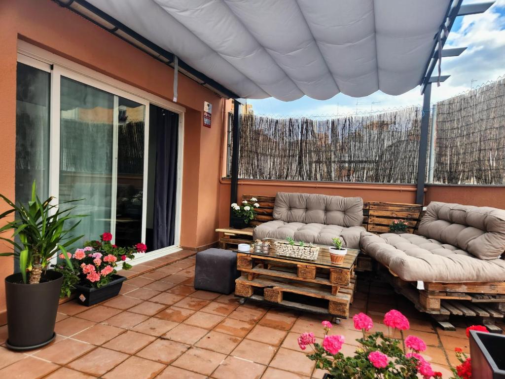 Tented camps ESTUDIO CON TERRAZA en Badalona, Cataluña