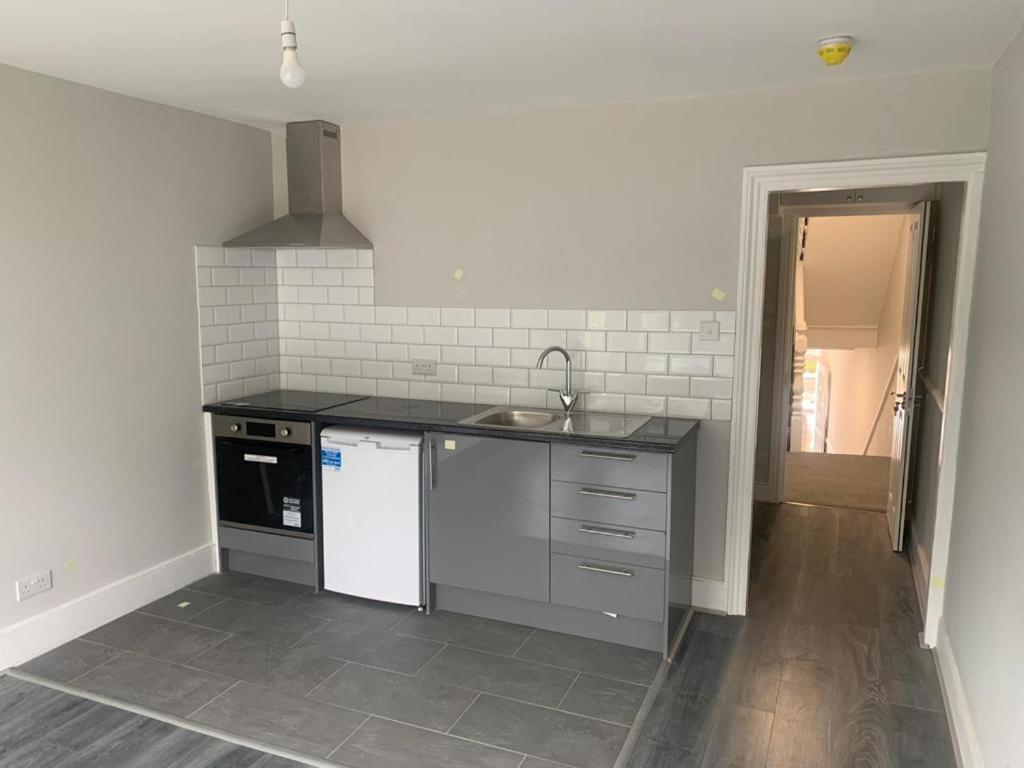 Peace House, Streatham Vale (updated prices 2024)