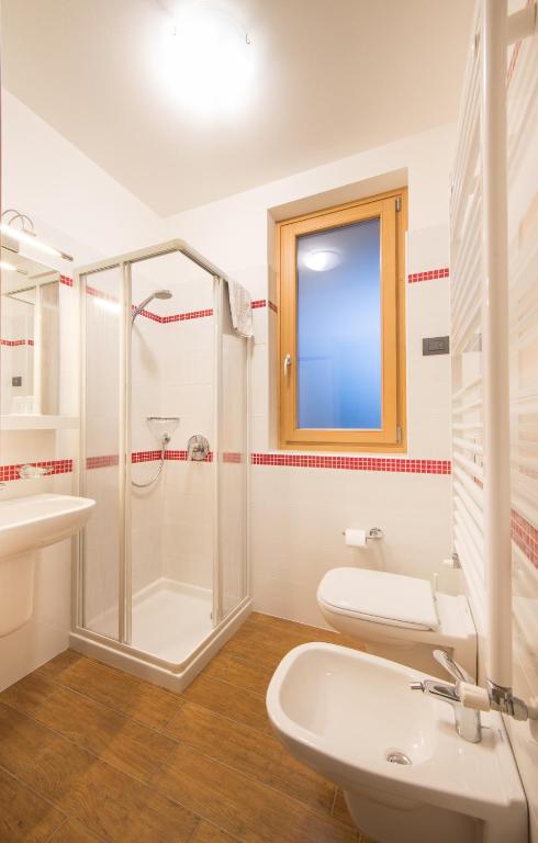 A bathroom at Agritur Giovanazzi