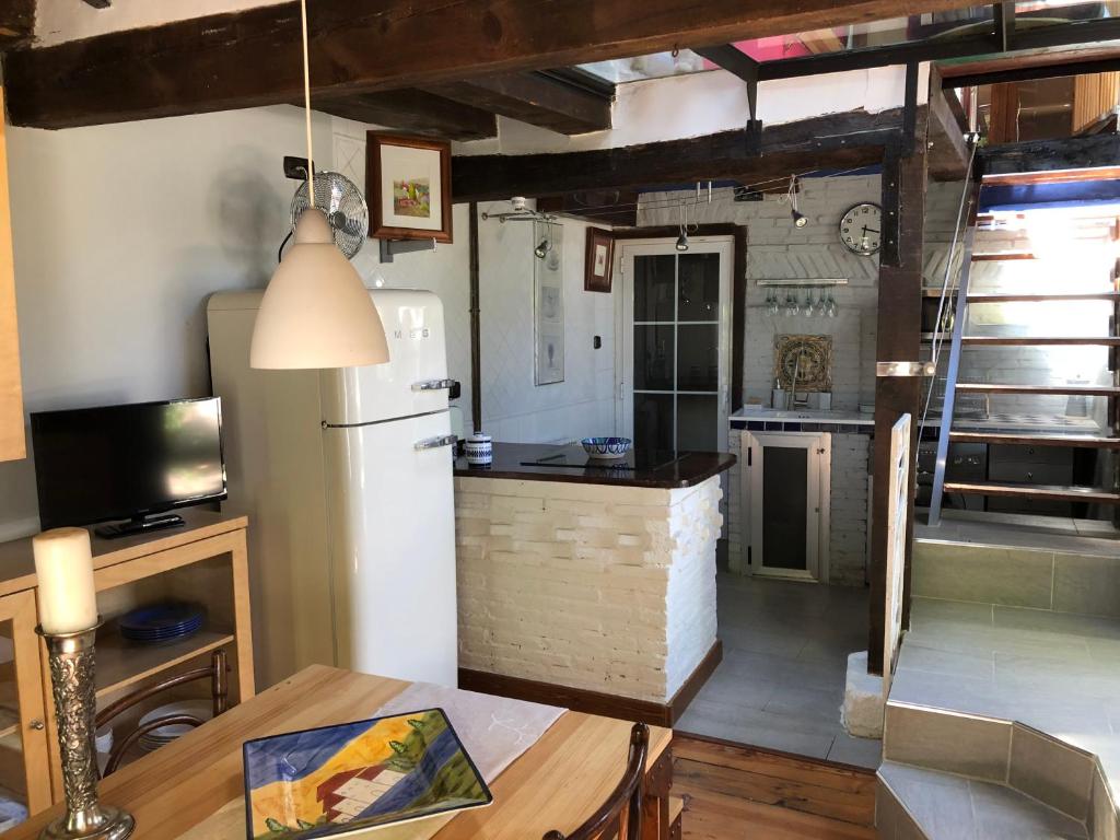Kuchyň nebo kuchyňský kout v ubytování Casa rural De Añil - Jardín privado