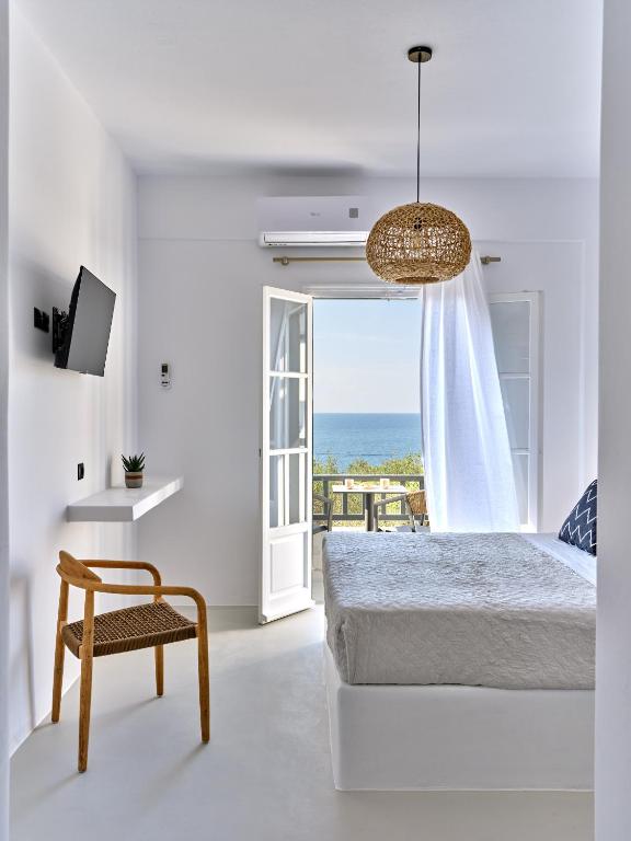 Postel nebo postele na pokoji v ubytování Paros Five Senses