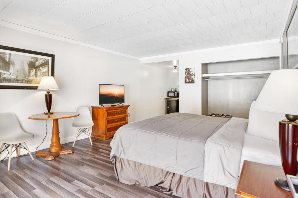 FairBridge Inn and Suites West Point - 豪华王室