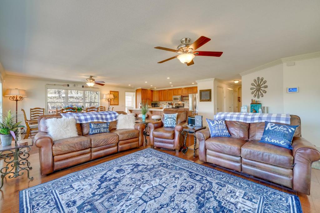 Spacious Vacation Rental Home on Eufaula Lake!, Eufaula (updated prices