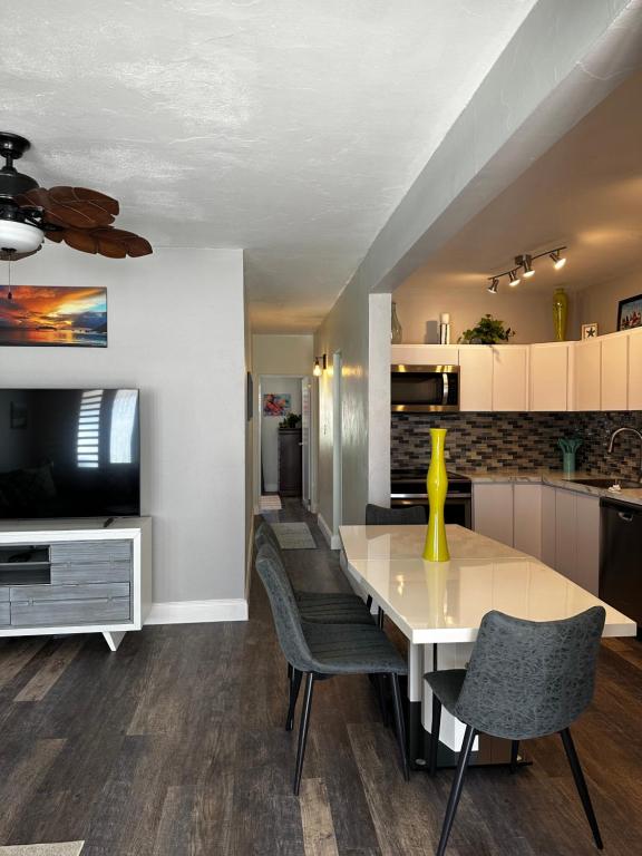 Kuchyň nebo kuchyňský kout v ubytování Aguada Beach Condos