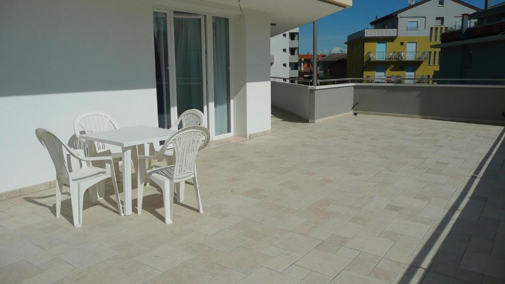 Balkón nebo terasa v ubytování Villa Marina Apartments - Agenzia Cocal
