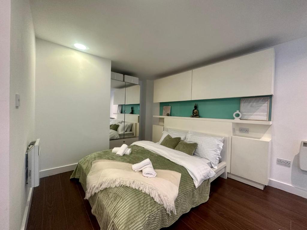 Ένα ή περισσότερα κρεβάτια σε δωμάτιο στο Studio Apartment, Birmingham City Centre