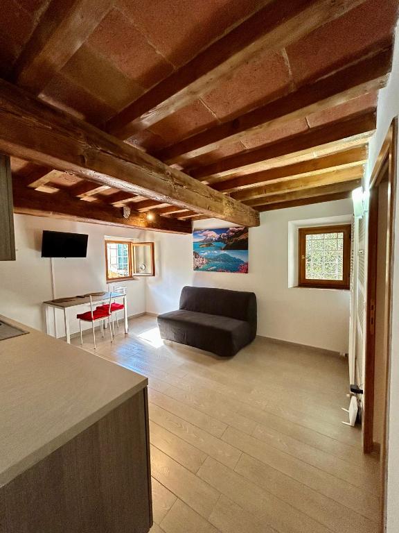 A television and/or entertainment centre at Home Cavour Florence