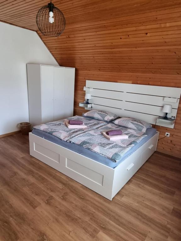 Postel nebo postele na pokoji v ubytování Room Sodja