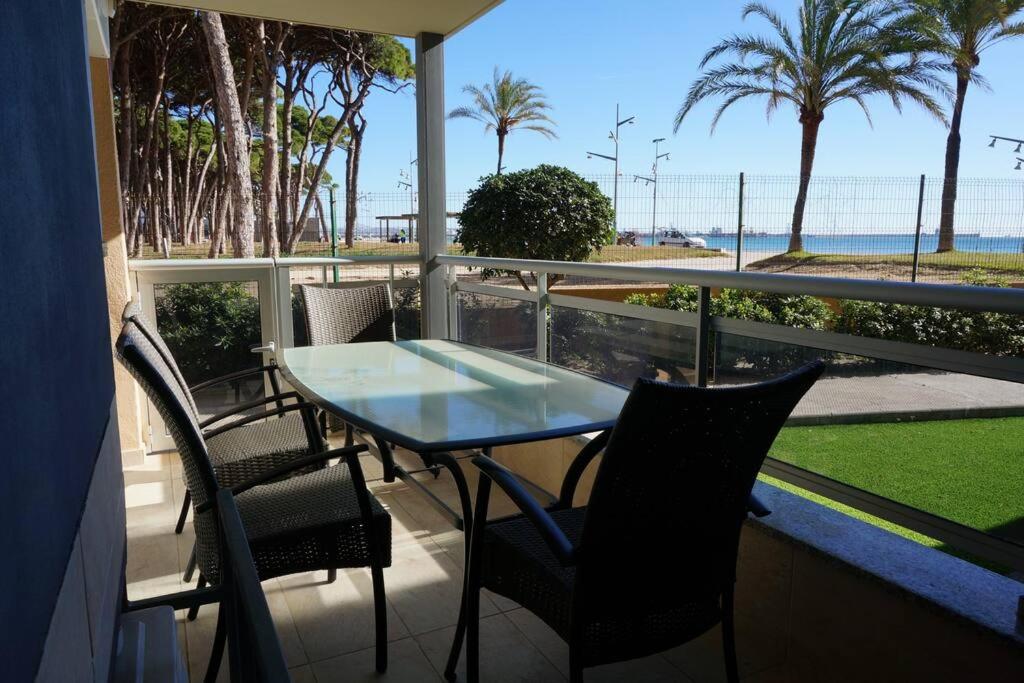 Balkón alebo terasa v ubytovaní Pineda Sunset Beach Seaviews