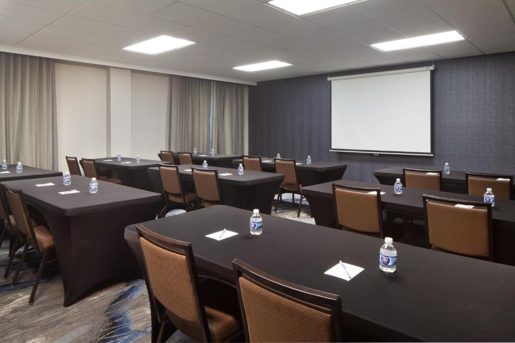 Fairfield Inn & Suites by Marriott Charleston photo