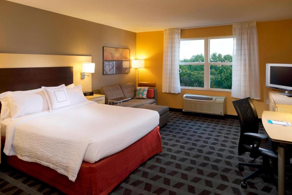 TownePlace Suites by Marriott Jacksonville - Queen Studio Con Una Cama Queen Y Sofá Cama