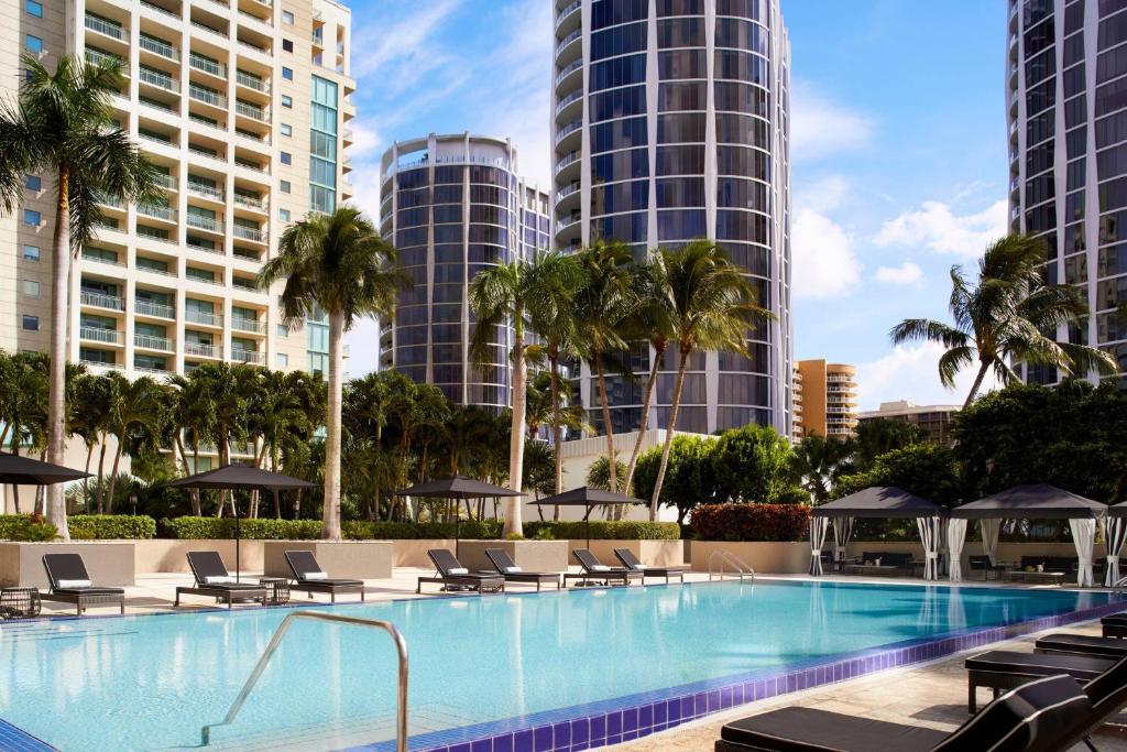 Bazén v ubytování The Ritz-Carlton Coconut Grove, Miami nebo v jeho okolí