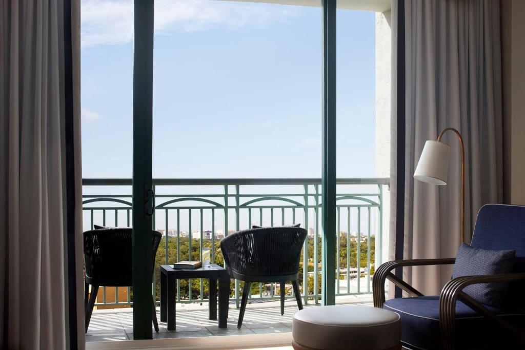 Balkón nebo terasa v ubytování The Ritz-Carlton Coconut Grove, Miami
