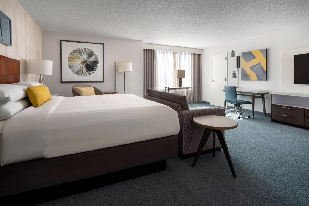 San Francisco Marriott Fisherman's Wharf - Junior Suite Mit Kingsize -Bett