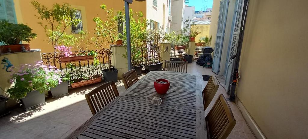 Balkón nebo terasa v ubytování la terrasse