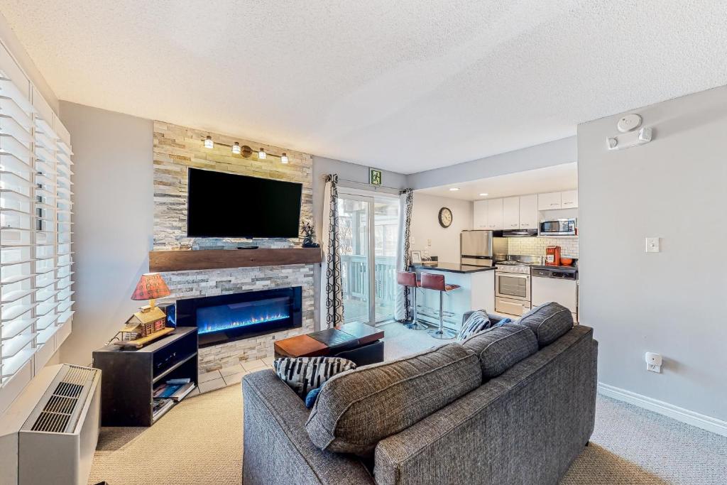 North Creek Resort 403, Blue Mountains, Canada