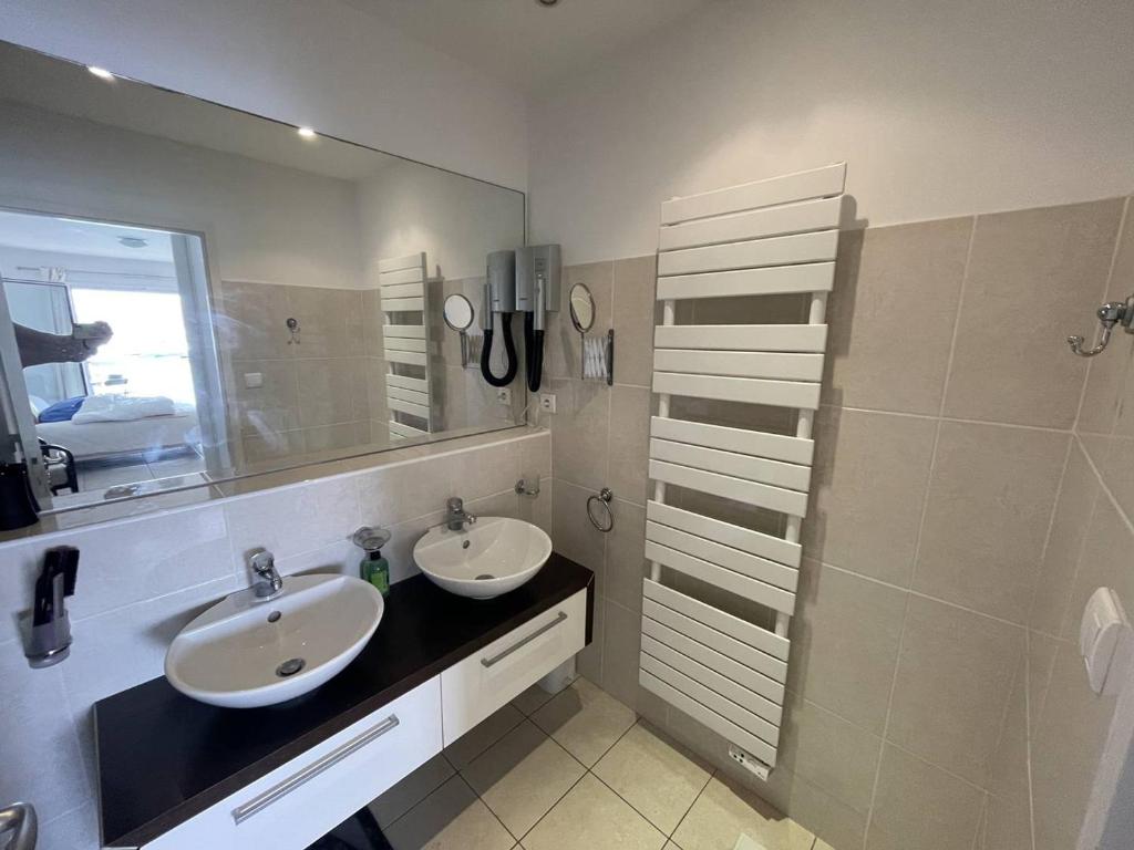 Fotografia z galérie ubytovania Superbe marina de luxe au Cap d'Agde avec jacuzzi, garage et vue port - FR-1-723-62 v destinácii Cap d'Agde