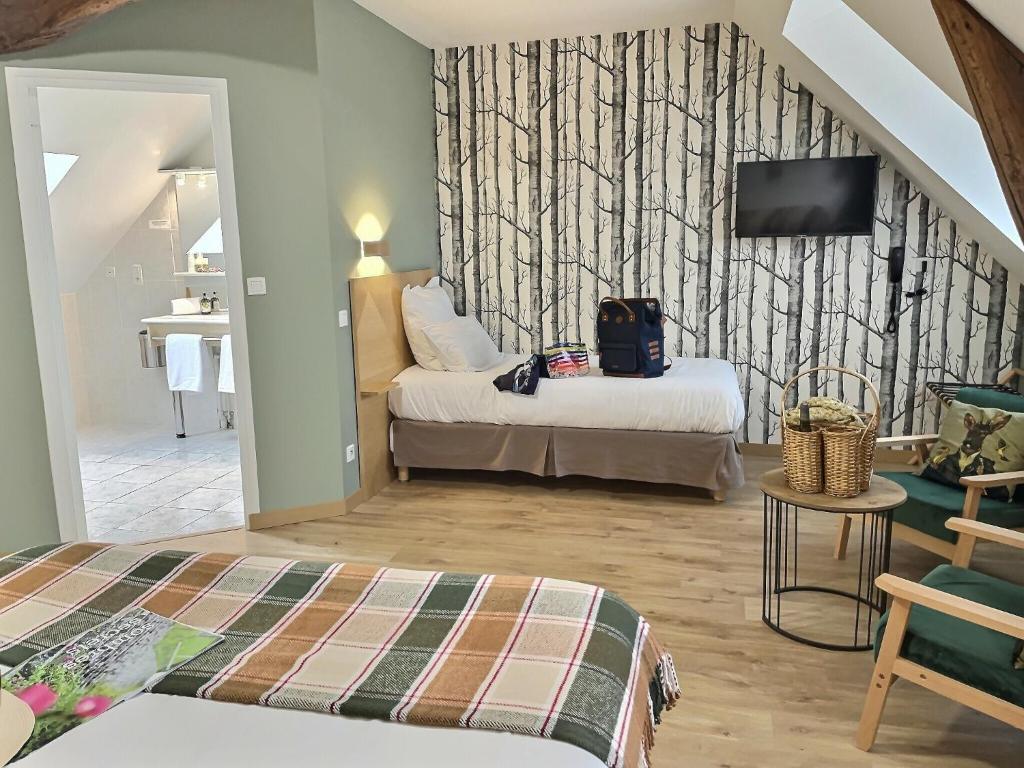 Logis Hôtel du Cygne - Dreibettzimmer Im Obergeschoss