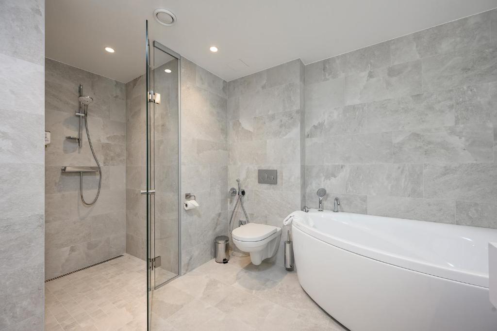 Koupelna v ubytování Dorpat Hotel