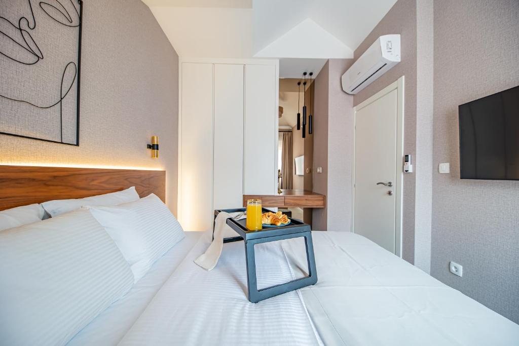 Enyana Luxury Suites - 5